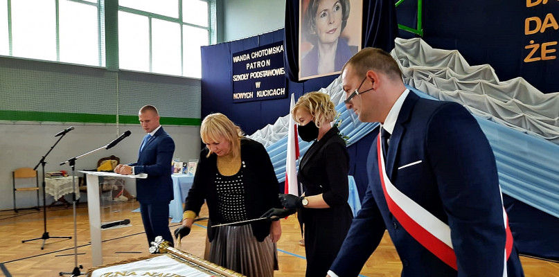 W szkolnych uroczystościach brała udział m.in. córką patronki placówki w Nowych Kucicach [Foto: Łukasz Wielechowski]