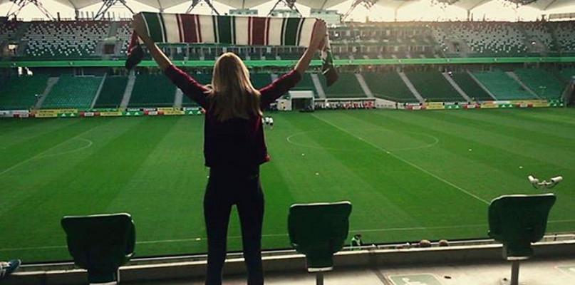 Karolina Zbrzezna, pielęgniarka, która gorąco kibicuje warszawskiej Legii [Foto: zbiory prywatne]