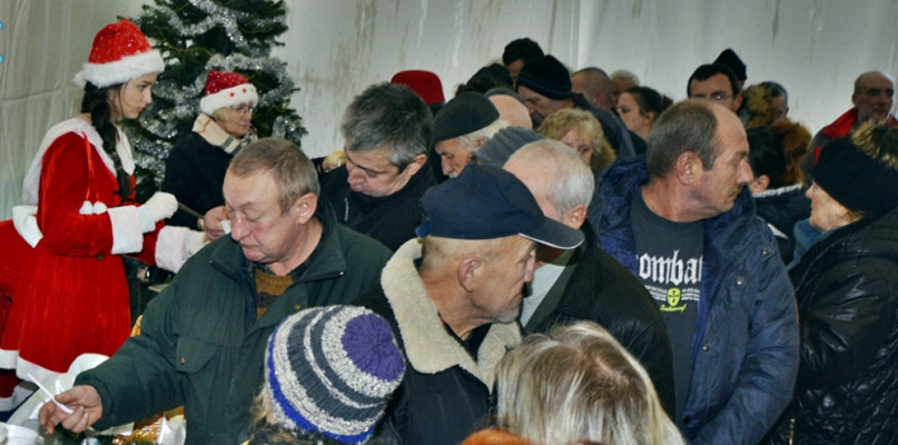 Podczas jednej z miejskich wigilii, kiedy jeszcze nie przyszłoby nam do głowy, że będzie taki czas, jak obecnie... [Foto: Redakcja/Archiwum] 