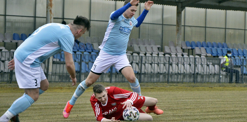To był mecz walki, ale i wielu skutecznych akcji po obu stronach [Foto: Krystian Jobski]
