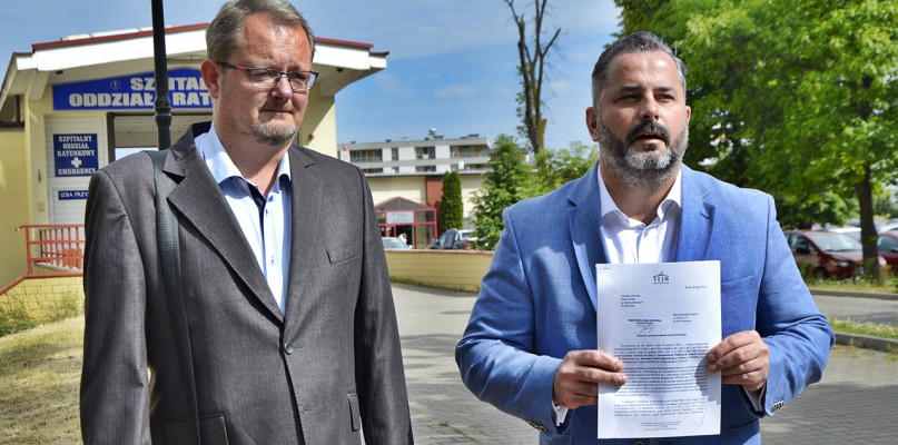 Zdjęcie z piątkowej konferencji prasowej. Od lewej: Piotr Kaniewski i Arkadiusz Iwaniak [Foto: Dawid Turowiecki]