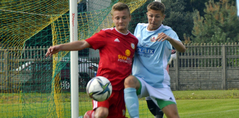 Na otwarcie nowego sezonu Błękitni musieli uznać wyższość gospodarzy z Glinojecka [Foto: Krystian Jobski]