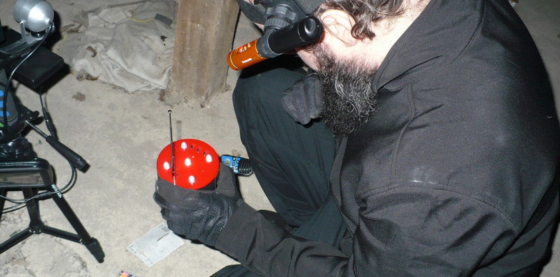 Zdjęcie z domu w Nowych Proboszczewicach podczas badań Grupy Mystery Hunters [Foto: zbiory MH]
