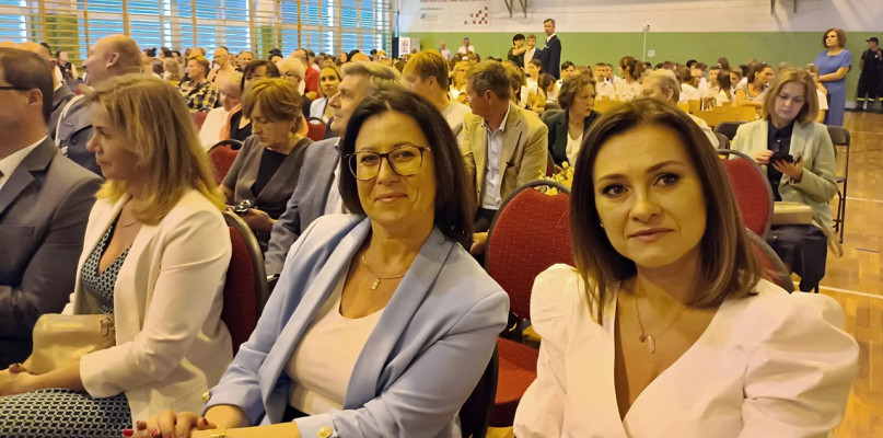 Główne uroczystości odbyły się oczywiście w szkolnych murach 'stulatki' [fot.: Łukasz Wielechowski]