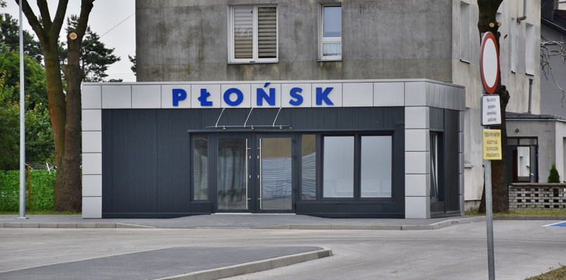 Nowa poczekalnia przy Warszawskiej już służy pasażerom 