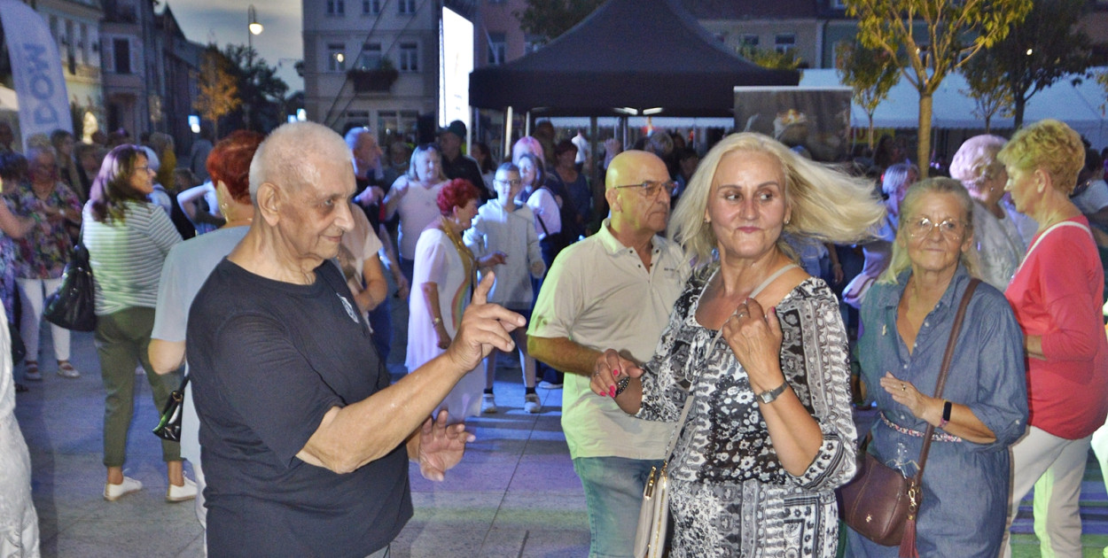 Seniorzy pokazali, jak wspaniale potrafią się bawić! [FOTO] 