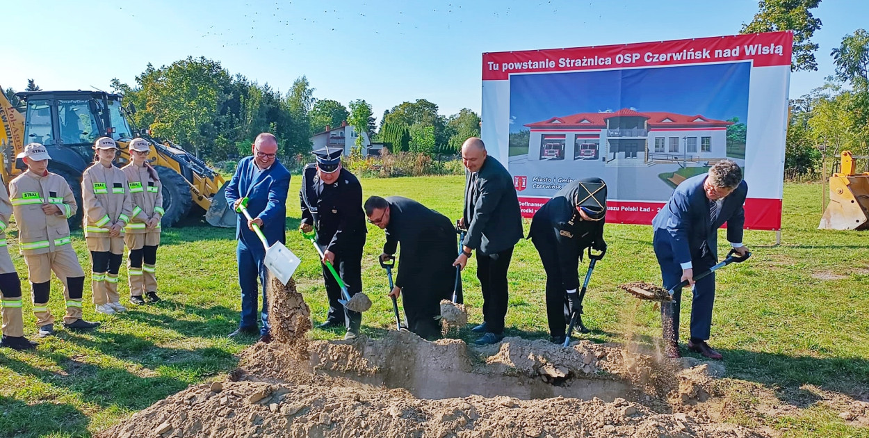  Po wielu latach oczekiwań druhowie czerwińskiej OSP będą mieli nowy obiekt