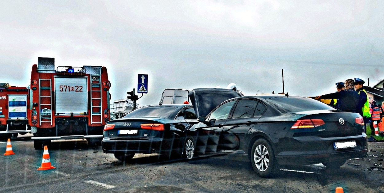 Kraksa trzech aut - nie działała sygnalizacja świetlna