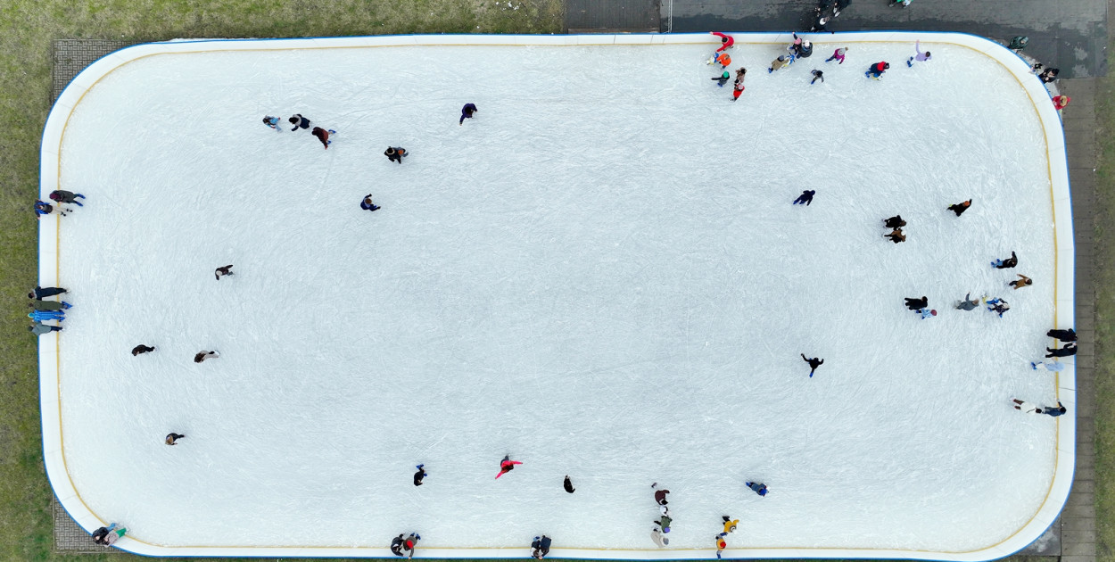 Lada dzień łyżwiarze będą mogli wrócić na sztuczne lodowisko przy MCSiR w Płońsku [fot.: Paweł Nagadowski/zdjęcie ilustracyjne]