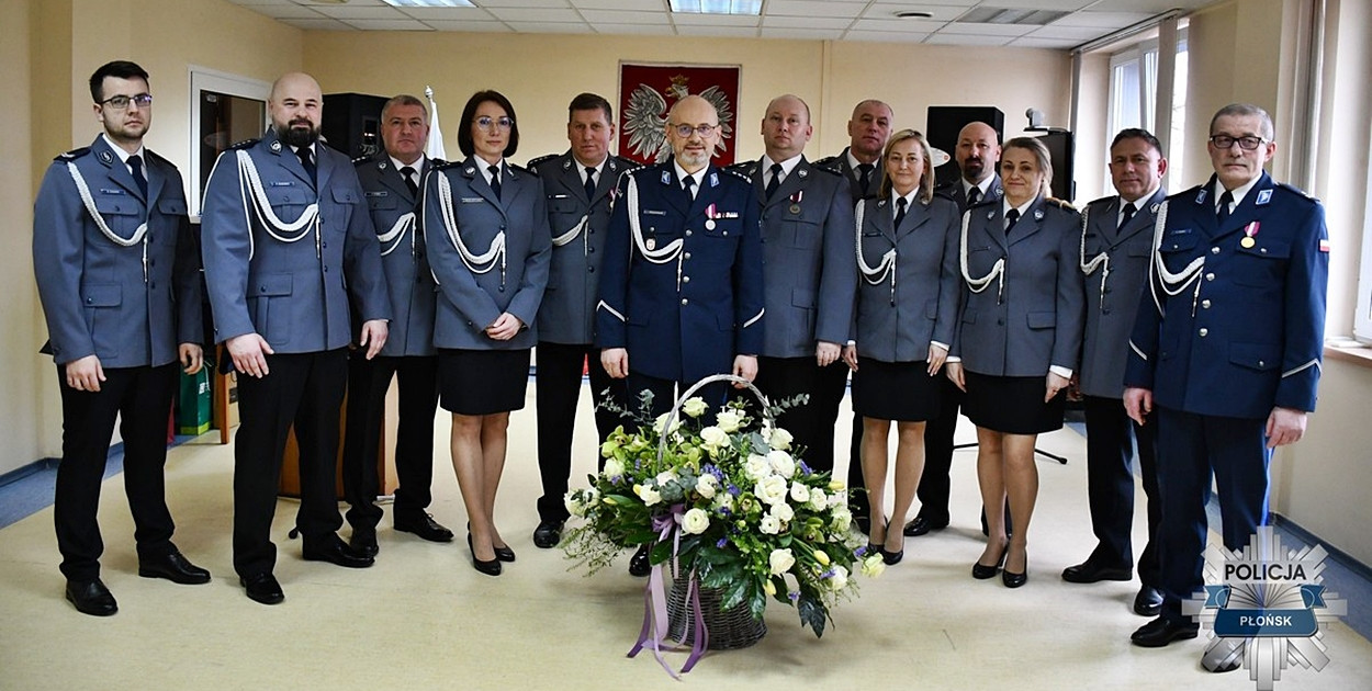Dziś płońscy policjanci pożegnali się ze swoim dotychczasowym szefem, insp. Jarosławem Brzozowskim [fot.: Zbiory KPP w Płońsku]