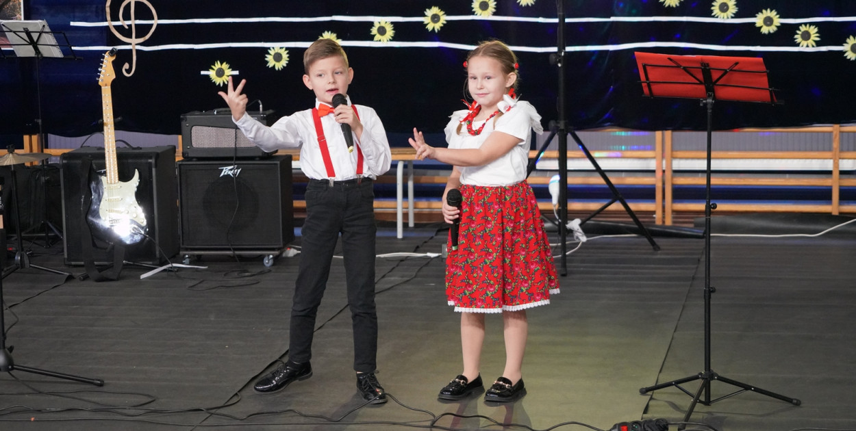 Bartosz Bruszczak oraz Zuzanna Łazarska, czyli najmłodsi uczestnicy „Biesiady” [fot.: Dawid Ziółkowski]