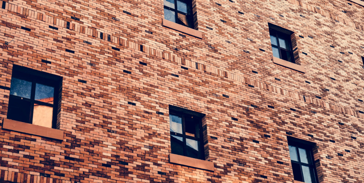 Elewacja z klinkieru – czy warto się na nią zdecydować? Sprawdź to!