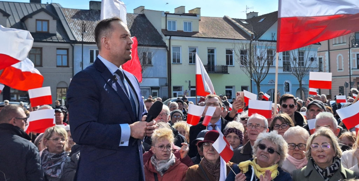 W niedzielę Karol Nawrocki na swojej kampanijnej drodze odwiedził Płońsk [fot.: Ł. Wielechowski]
