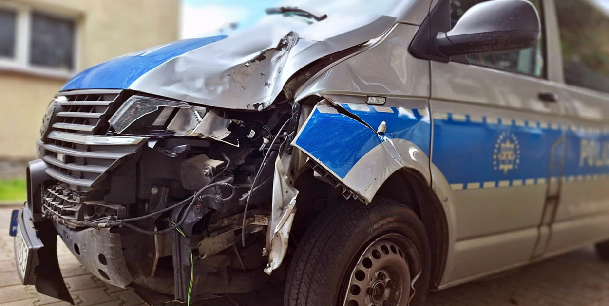 Policjanci z zarzutami.  Rozpoczęta procedura wydalenia ze służby