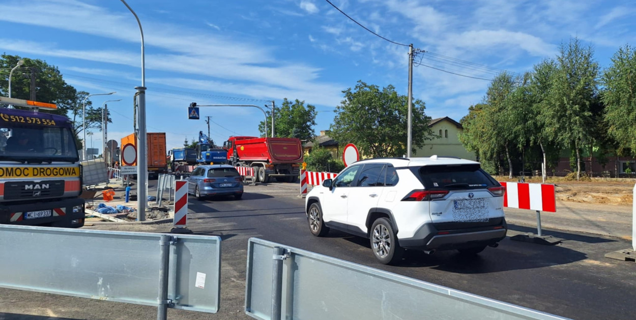 Rozmowy z Generalną Dyrekcją Dróg Krajowych i Autostrad trwały od dawna, związane to było z licznymi pismami mieszkańców Nacpolska i miejscowości okolicznych o konieczności zapewnienia bezpieczeństwa niechronionym uczestnikom ruchu, czyli pieszym, wzdłuż drogi krajowej nr 50 [fot.: Ł. Wielechowski]