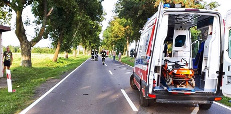 Do zderzenia motocyklisty z rowerzystką doszło w miejscowości Stara Wrona w gminie Joniec, na drodze wojewódzkiej 571, około godziny 17 [Foto: OSP Smulska]
