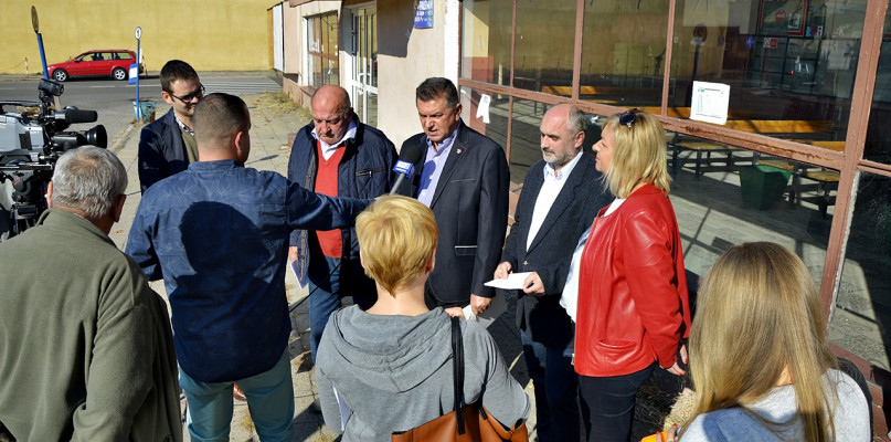 Spotkanie miejskich władz z dziennikarzami na terenie dworca autobusowego [Foto: DT]