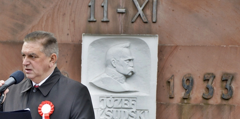 Miejsko-powiatowe obchody Święta Niepodległości odbędą się przed pomnikiem Józefa Piłsudskiego [Foto: Redakcja/Archiwum] 