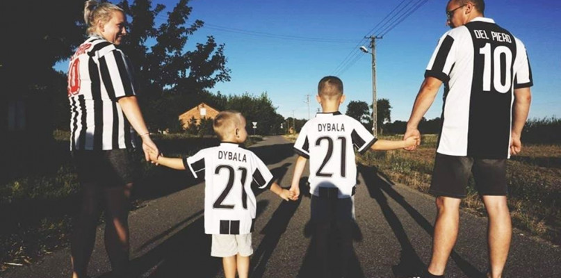 Aleksandra ze swoją rodziną w barwach Juventusu Turyn [Foto: zbiory prywatne]