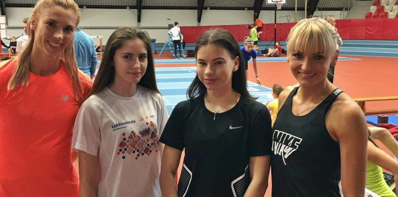 16-letnia Klaudia Chojnacka (druga z lewej) na mityngu w Spale dwukrotnie biła życiówkę [Foto: zbiory klubowe]