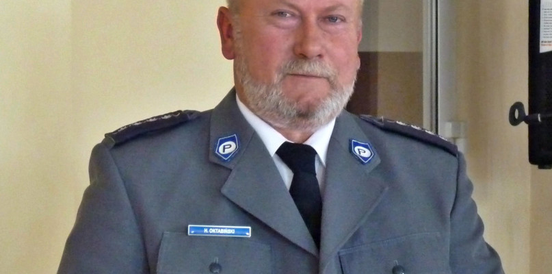 Dzielnicowy asp. sztab. Henryk Oktabiński odszedł na emeryturę po blisko 29 latach służby [Foto: KPP w Płońsku]