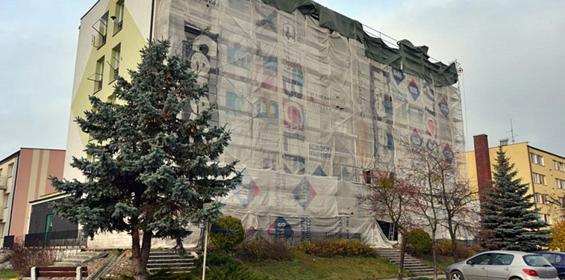 Blok przy ul. Płockiej 86, gdzie mają powstać nowe mieszkania [Foto: UM w Płońsku]