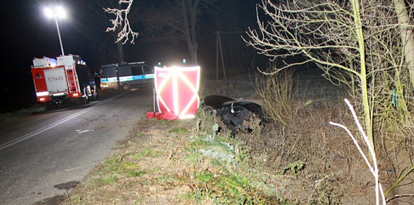 Z miejsca tragicznego wypadku na drodze we wsi Koliszewo [Foto: KPP w Płońsku]