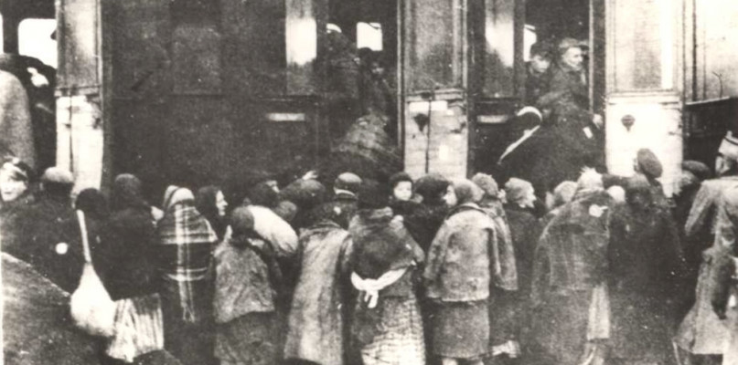 78 lat temu 12 tysięcy Żydów upchanych w bydlęcych wagonach, wyruszyło w ostatnią podróż swojego życia, wprost pod bramę piekła na ziemi, do obozu Auschwitz (Foto: ze zbiorów PDDMP)
