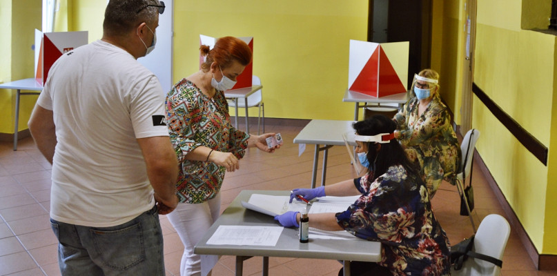 Płońszczanie, mimo wyjątkowych warunków głosowania, licznie uczestniczyli w wyborach prezydenckich [Foto: DT]