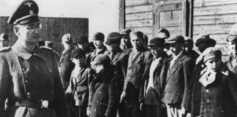 Poranny apel w dziecięcym obozie zagłady w Łodzi [Foto: wikipedia/public_domain]