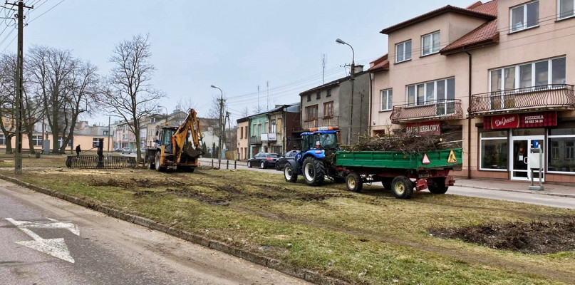 Tu będzie inaczej - więcej drzew, więcej krzewów, więcej zieleni - wszystko w ramach rewitalizacji centrum Płońska [Foto: BJ]