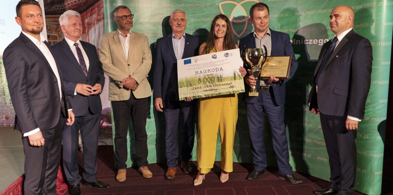 Tytuł mistrza województwa mazowieckiego konkursu AGROLIGA 2021 w kategorii ROLNICY otrzymali Państwo Dorota i Rafał Niesłuchowscy, którzy prowadzą gospodarstwo rolne w Bylicach (powiat pułtuski, gmina Świercze) [Foto: zbiory organizatora]