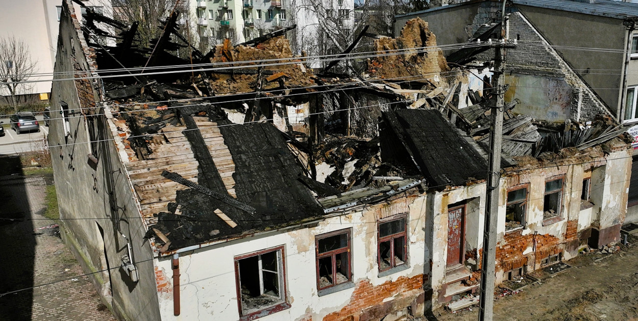 Tak dziś wygląda budynek-widmo przy ul. Pułtuskiej 27 w Płońsku [fot.: P. Nagadowski]