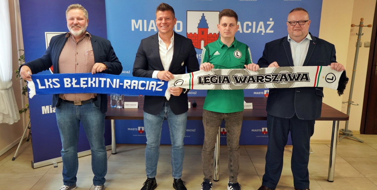 Od lewej: Robert Kedzięrski, Marcin Harasimowicz, koordynator projektu Dawid Ziółkowski i Mariusz Godlewski [Źródło: Legia Warszawa]