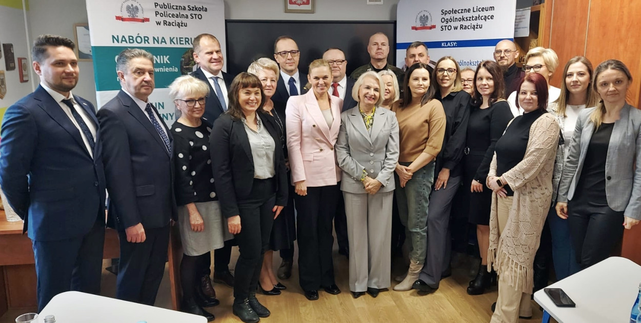 foto zbiory Społecznego Liceum Ogólnokształcącego STO w Raciążu