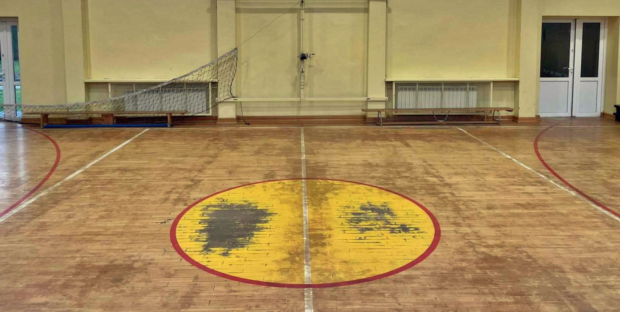 Sala gimnastyczna ZS nr 1 w Płońsku lata świetności ma zdecydowanie za sobą, do użytku została oddana bowiem w 1966 roku, informuje starostwo [fot.: zbiory urzędowe]