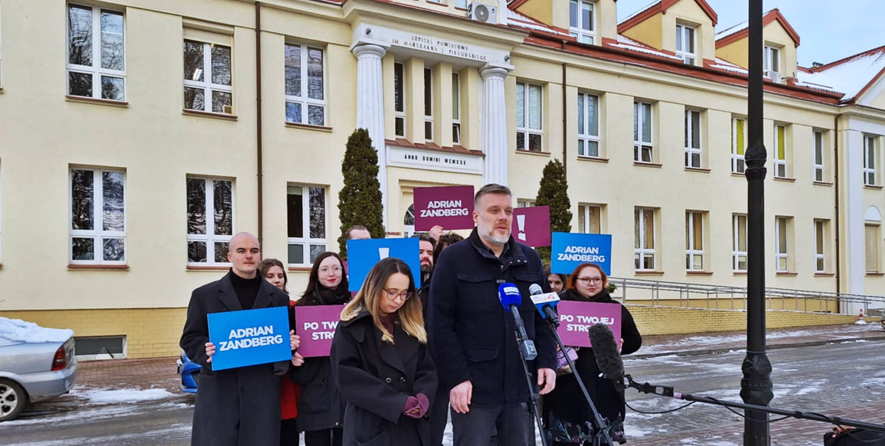 Zandberg w Płońsku mówił o bezpieczeństwie zdrowotnym. Podkreślał, że państwo wydaje od lat za mało na zdrowie i to musi się zmienić [fot.: Ł. Wielechowski]