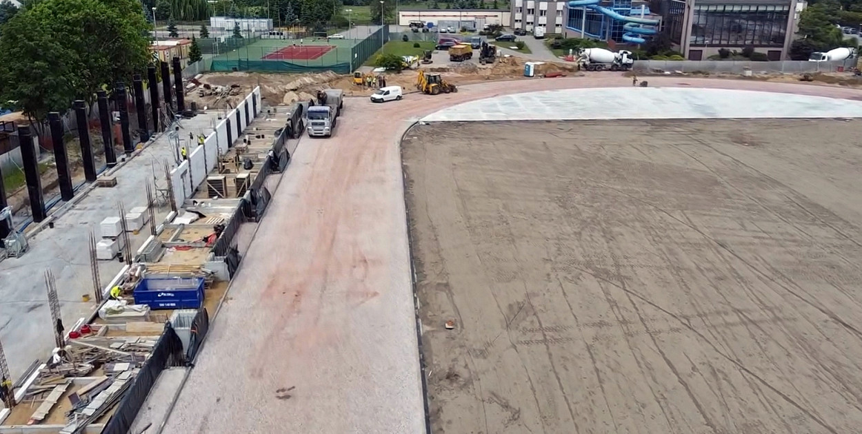Obligacje w dużej mierze będą przeznaczone na inwestycję budowy nowego płońskiego stadionu jako finansowy wkład własny [fot.: screen z nagranie UM w Płońsku] 
