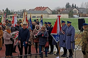 Pamiętali o ofiarach mordu na Piaskach-889