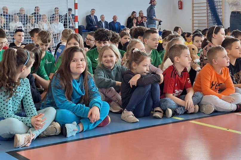 Hala w Stróżewie oficjalnie otwarta