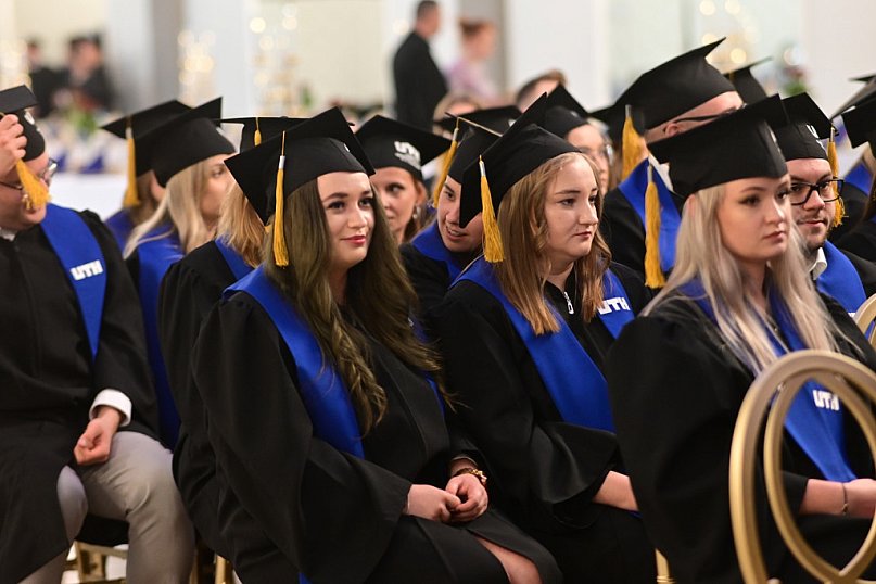 Uroczyście zakończyli rok akademicki