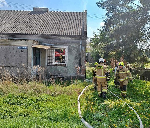 Strażacy gasili pożar pustostanu w Czerwińsku-17151