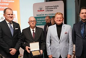 Premiera książki na jubileusz raciąskiego ZS STO za nami [FOTO]-20247