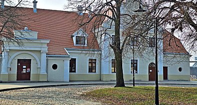 Przetargi: Kto chętny na lokal w odnowionym budynku dworca? -22430