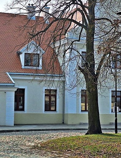 Przetargi: Kto chętny na lokal w odnowionym budynku dworca? -22430
