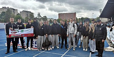 Na stadionie ''Orła'' wzbili się po życiówki -22480
