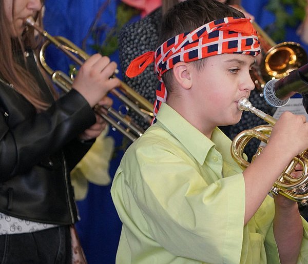 Było rytmicznie, radośnie, ale i wzruszająco – muzyczny festiwal-22641