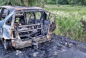 Pożar mercedesa w gminie Dzierzążnia -22765
