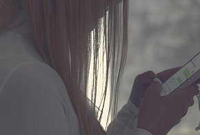 Odgórny zakaz telefonów w szkołach? MEN zdradza plany zmian-22782