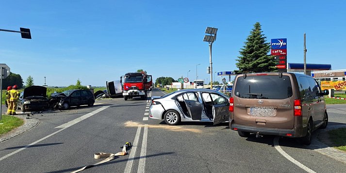 Kilka osób rannych w wypadku w Wycinkach. Zaczęło się policyjne dochodzenie
